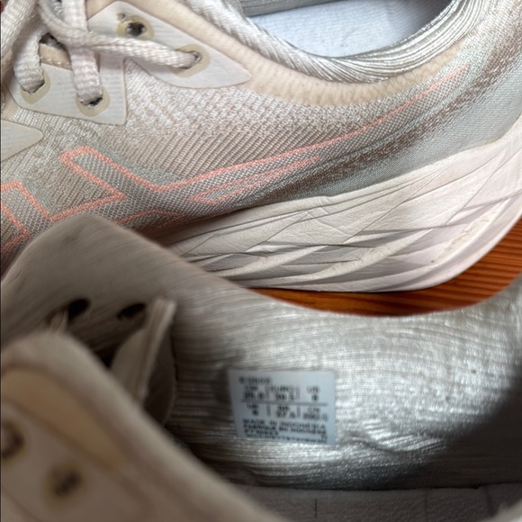 ASICS Novablast 4 - Picture 6 of 6